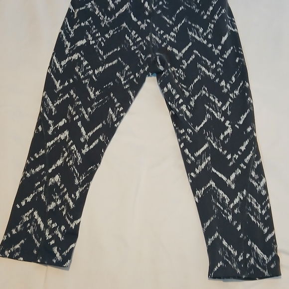 The North Face Printed Active Leggings | Size M - Picture 8 of 8